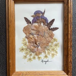 Dainty Flower Pressed Wall Decor